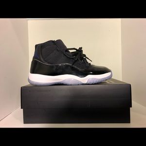 Air Jordan 11 space jam